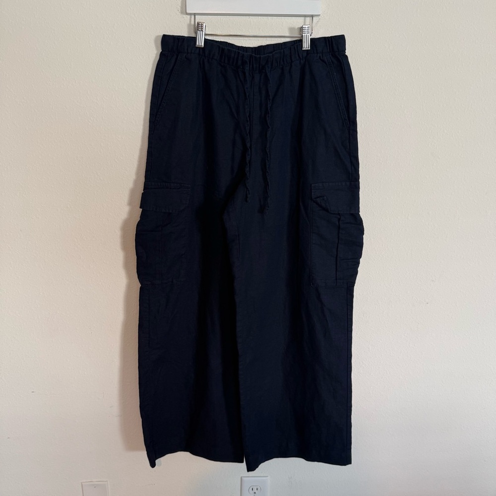 Women’s Gap Navy Blue Linen Cargo Pant Size Medium Pull On Drawstring Mid Rise - Picture 2 of 7